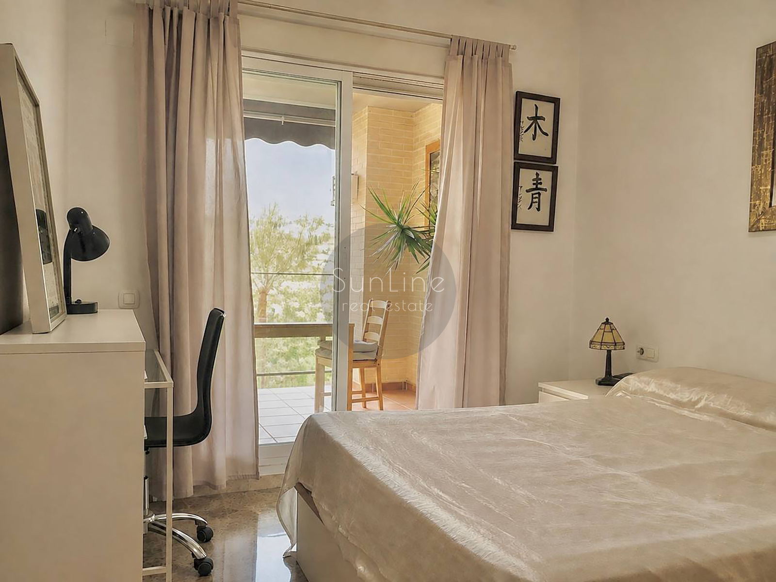 Apartment for sale with terrace, two bedrooms, pool, garage and storage room in Valterne, Paterna