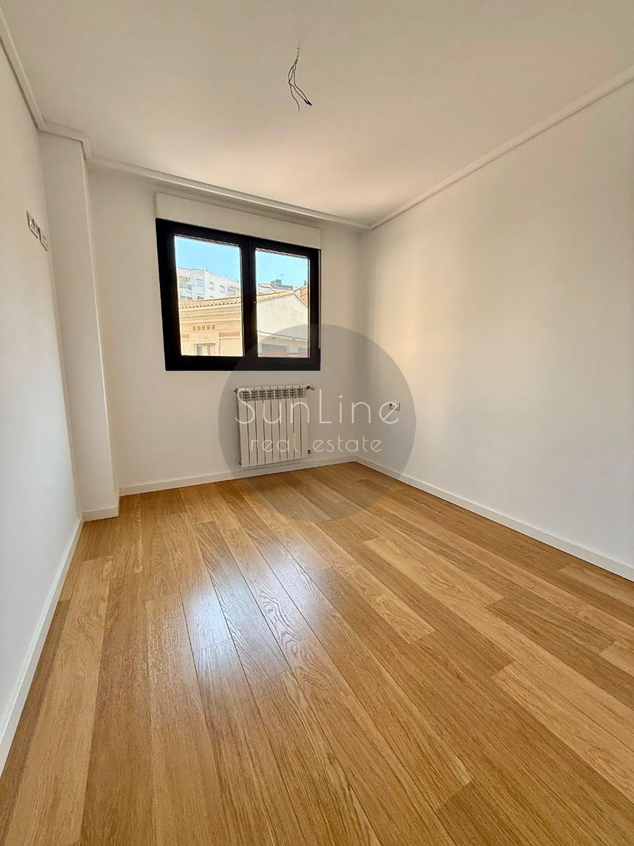 Renting a modern apartment with a pool a few minutes from downtown Valencia