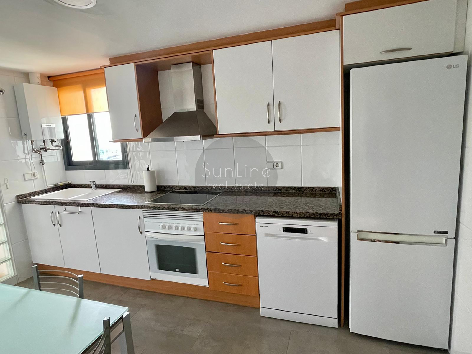 Apartment for rent with panoramic views of Turia Park and two terraces, parking included in the price