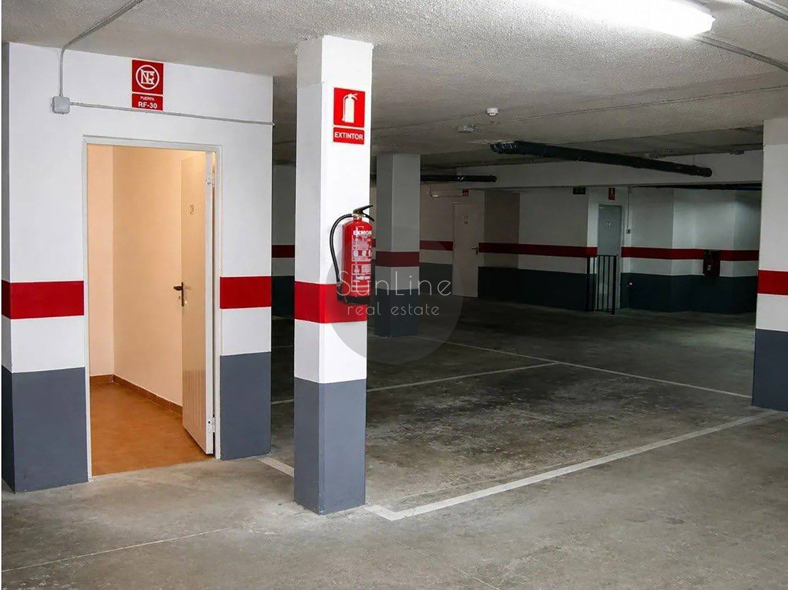 Rent of a contemporary apartment with a pool, garden, and garage in Campanare
