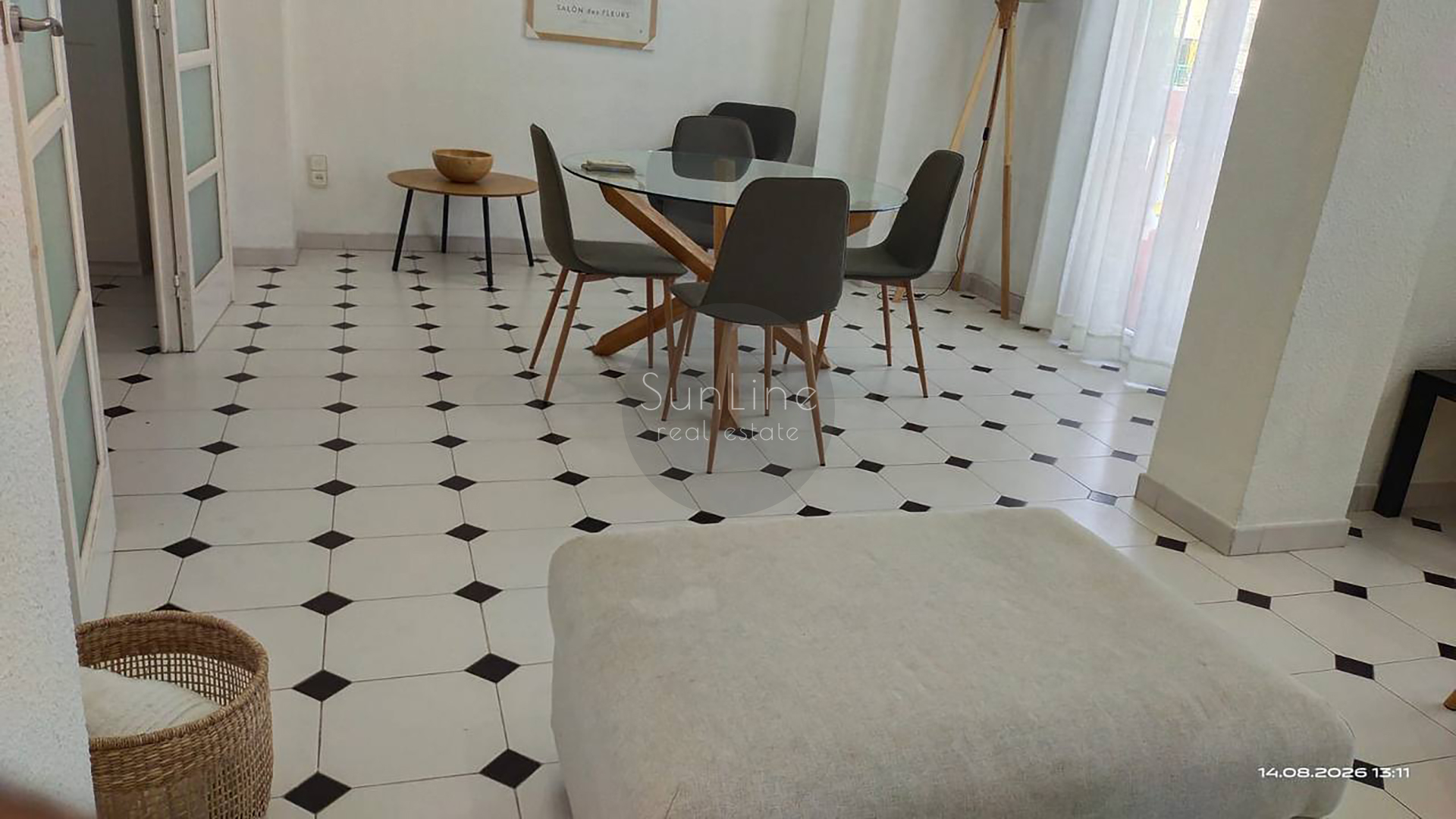 Rent of a furnished apartment with panoramic view of Reino de Valencia Avenue