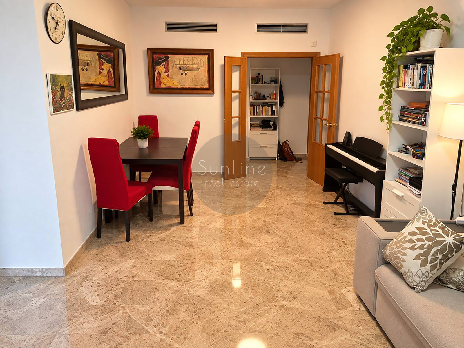 Apartment for sale with terrace, two bedrooms, pool, garage and storage room in Valterne, Paterna