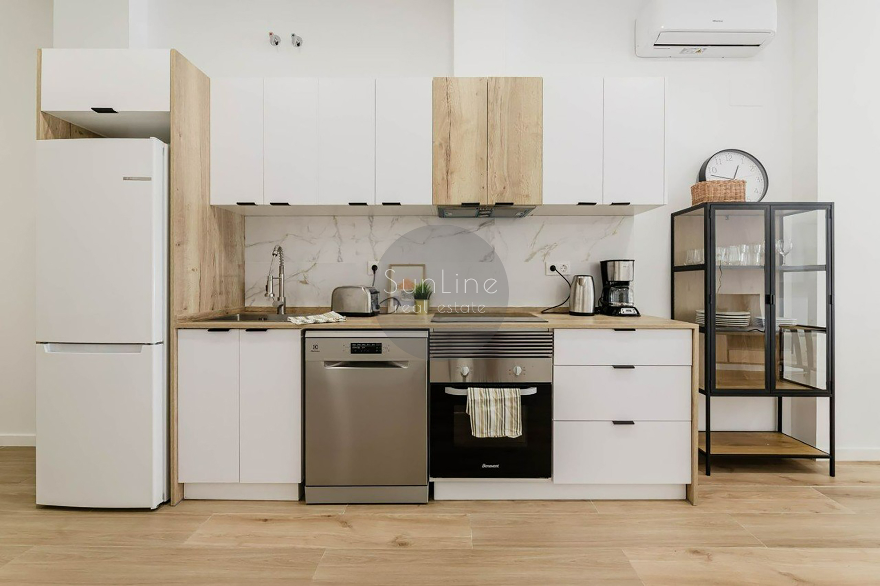 Rent of a bright furnished two-bedroom apartment after renovation