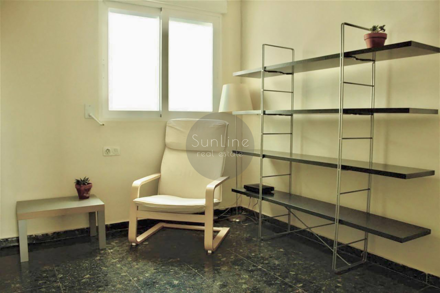 Apartment for rent on the 14th floor with a terrace and panoramic view of Valencia