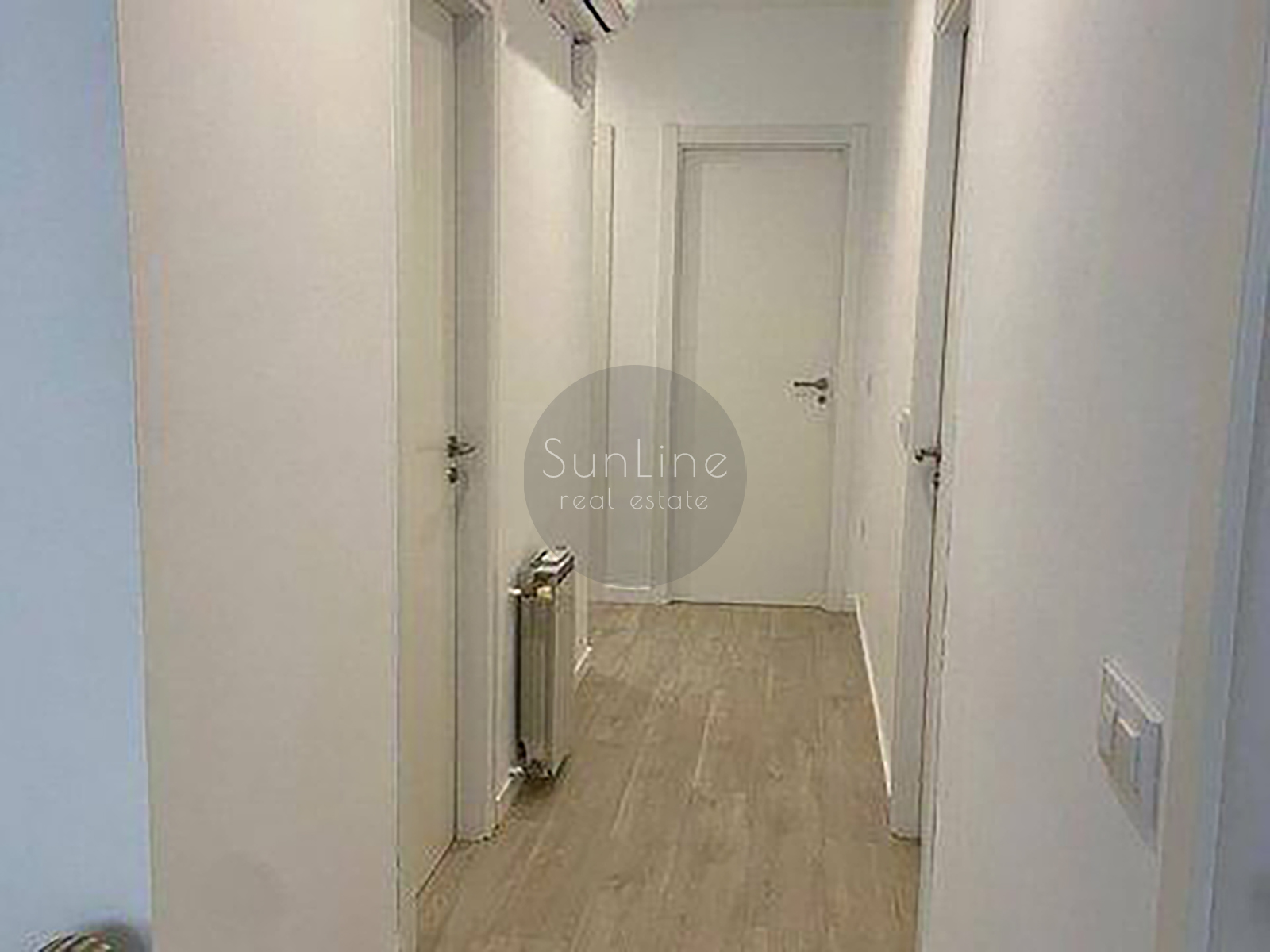 Apartment for rent with new renovation and modern furniture near Valencia's main attractions