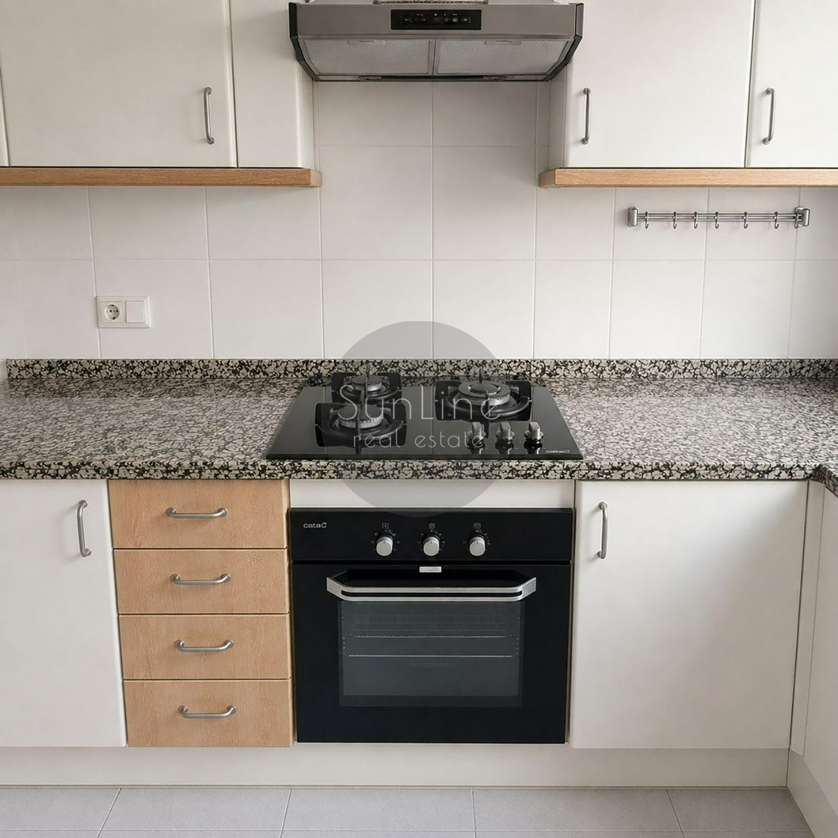 Rent of a spacious 3-bedroom apartment with sea view in El Grau