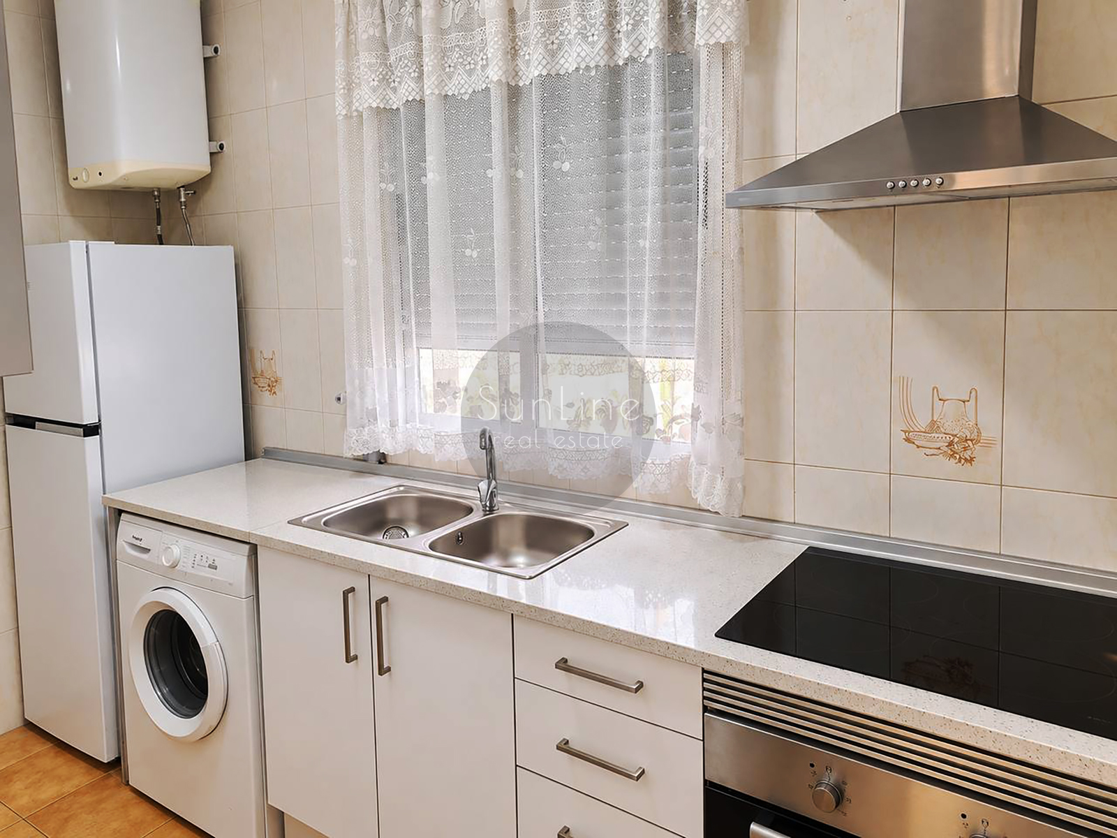 Rent of a furnished two-bedroom apartment with a storeroom near Turia Gardens