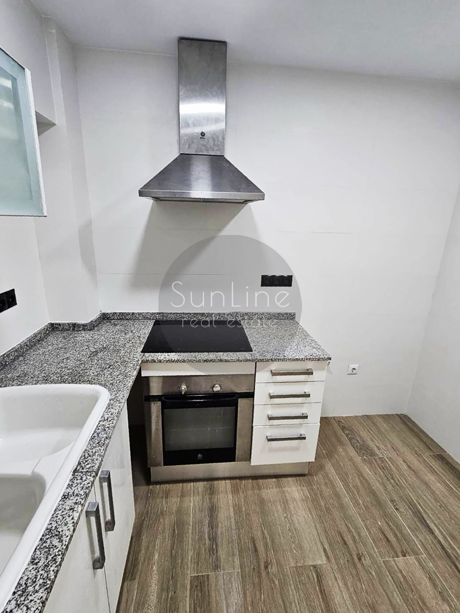 Venta de apartamento con 3 dormitorios tras completa renovación en Torrefiel