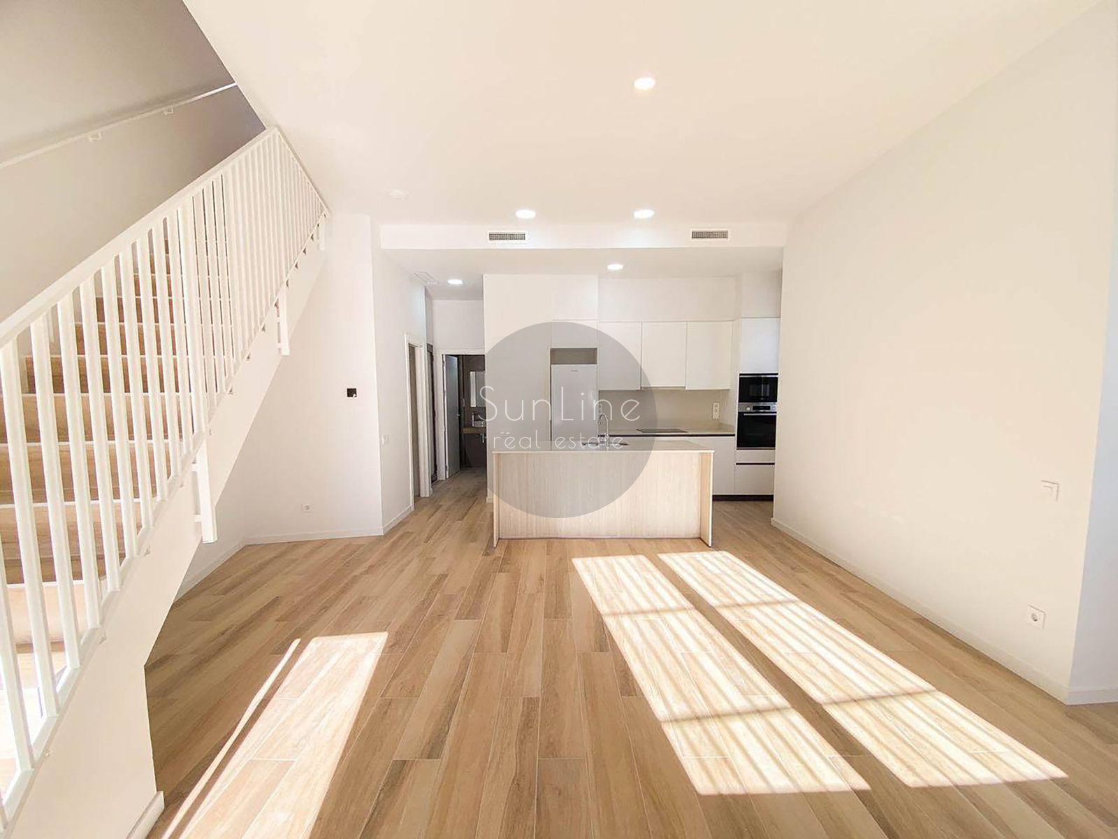 Rent of a new 2024 house with 4 bedrooms and garage in Fonteta de San Luis