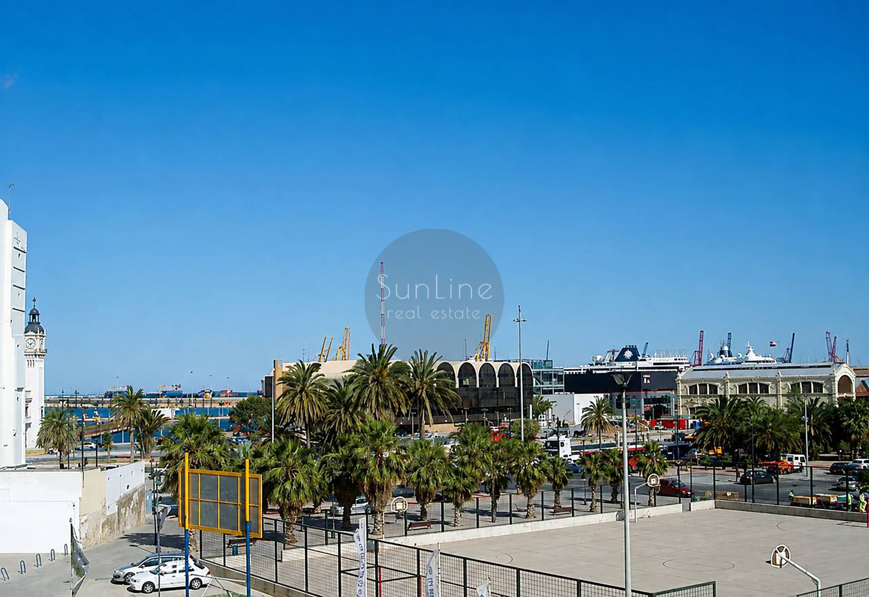 Rent of a spacious 3-bedroom apartment with sea view in El Grau
