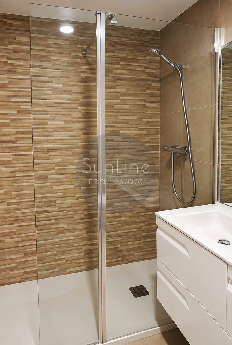 Apartment for rent with pool and garage in a modern area near the City of Arts and Sciences