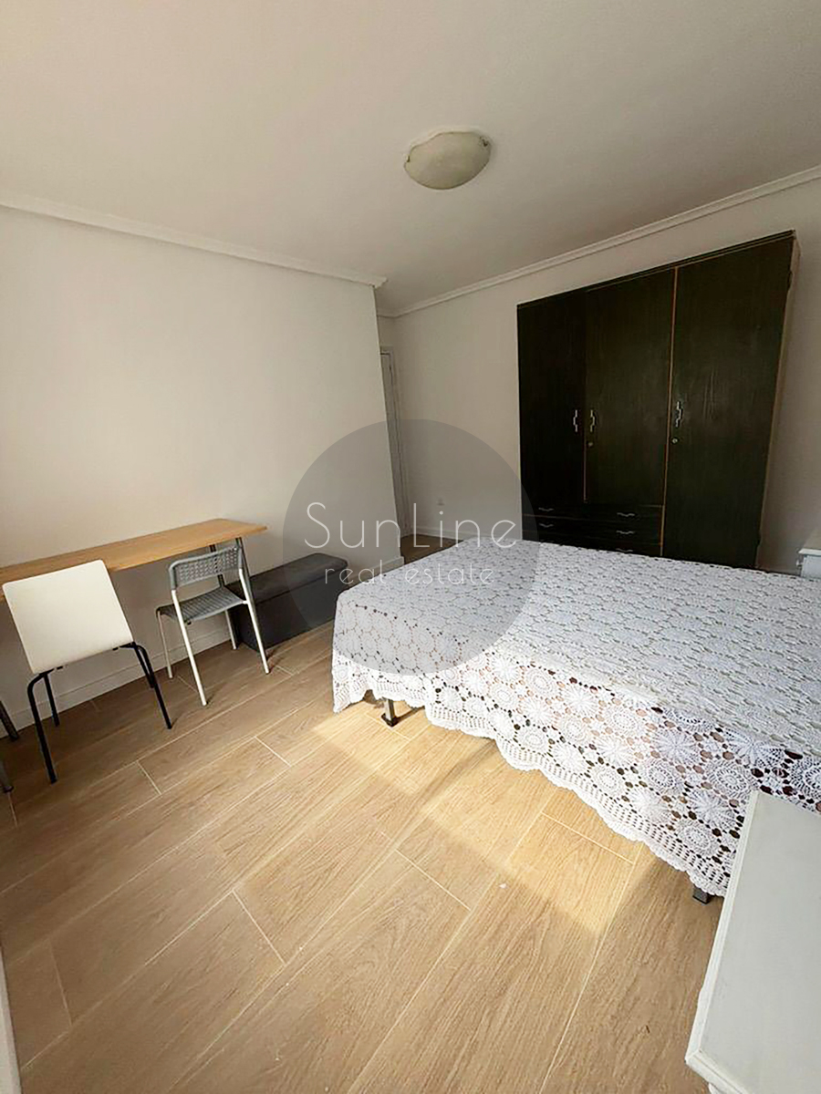 Apartment for rent 120 m² with 4 bedrooms and 2 bathrooms in the university area