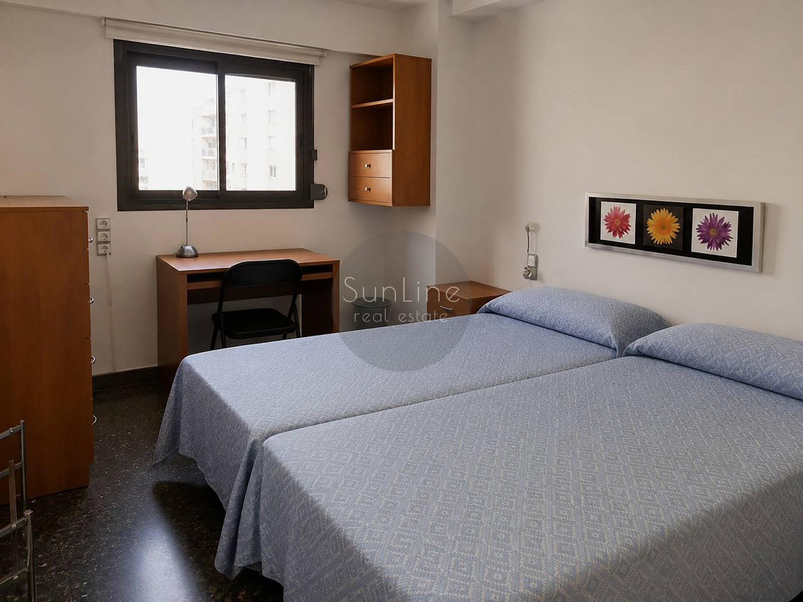 Apartment rental with four bedrooms and a terrace, two minutes from Aragon metro