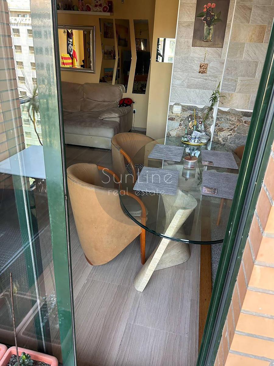 Renting a spacious apartment on the 10th floor with a pool near the City of Arts and Sciences