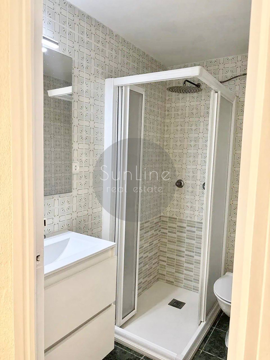 Bright apartment for a large family with 4 bedrooms and two terraces in Valencia