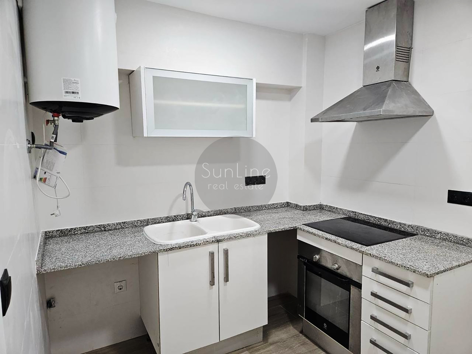 Venta de apartamento con 3 dormitorios tras completa renovación en Torrefiel