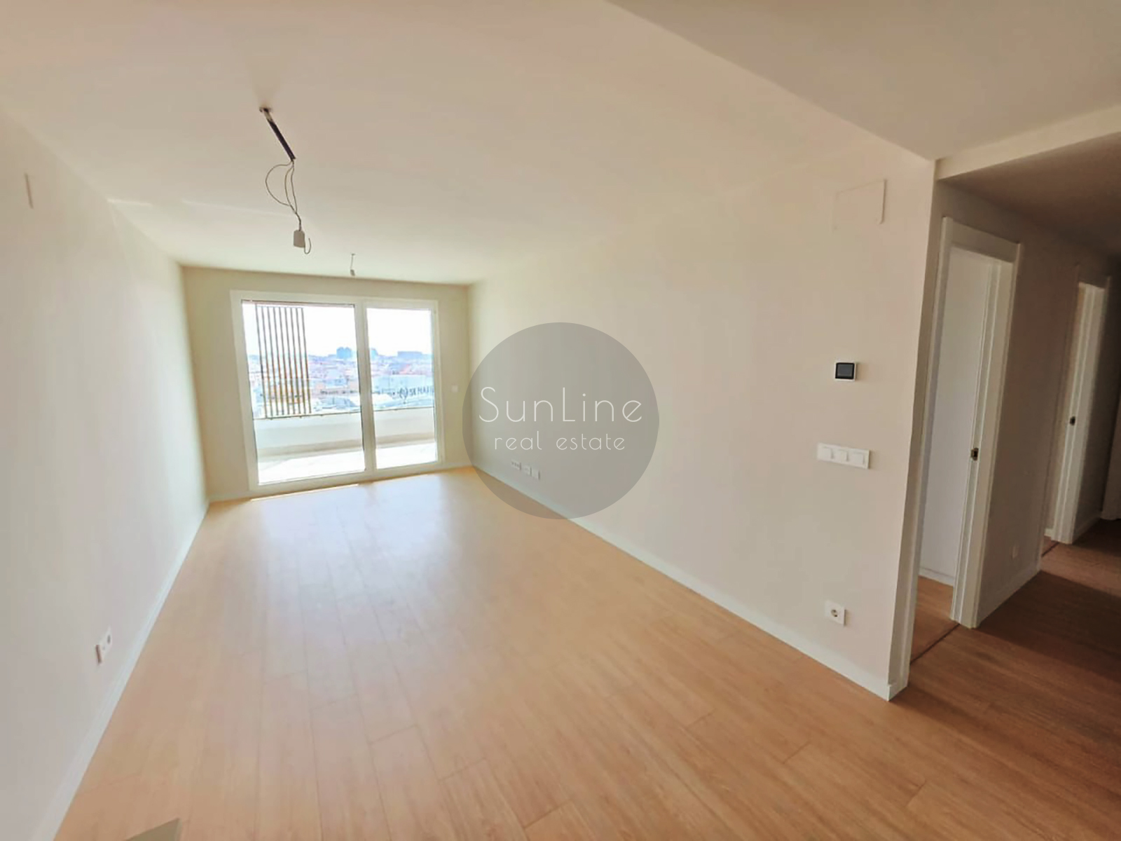 Rent of a modern apartment with panoramic views and a terrace near Ruzafa
