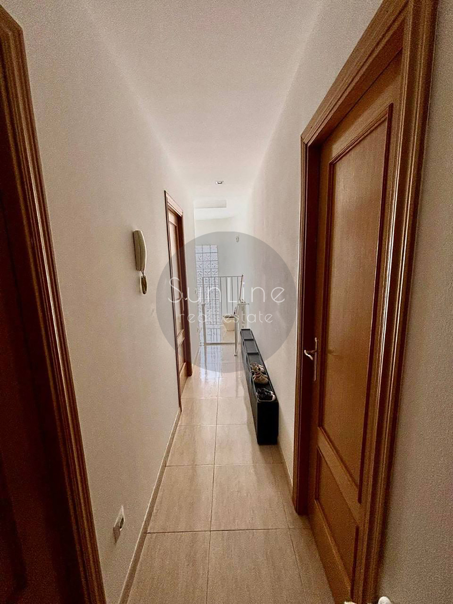 House for sale with a pool, solar panels and a 450 m² plot in Moncada