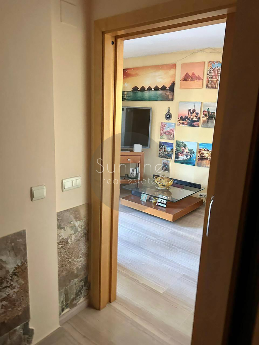 Renting a spacious apartment on the 10th floor with a pool near the City of Arts and Sciences