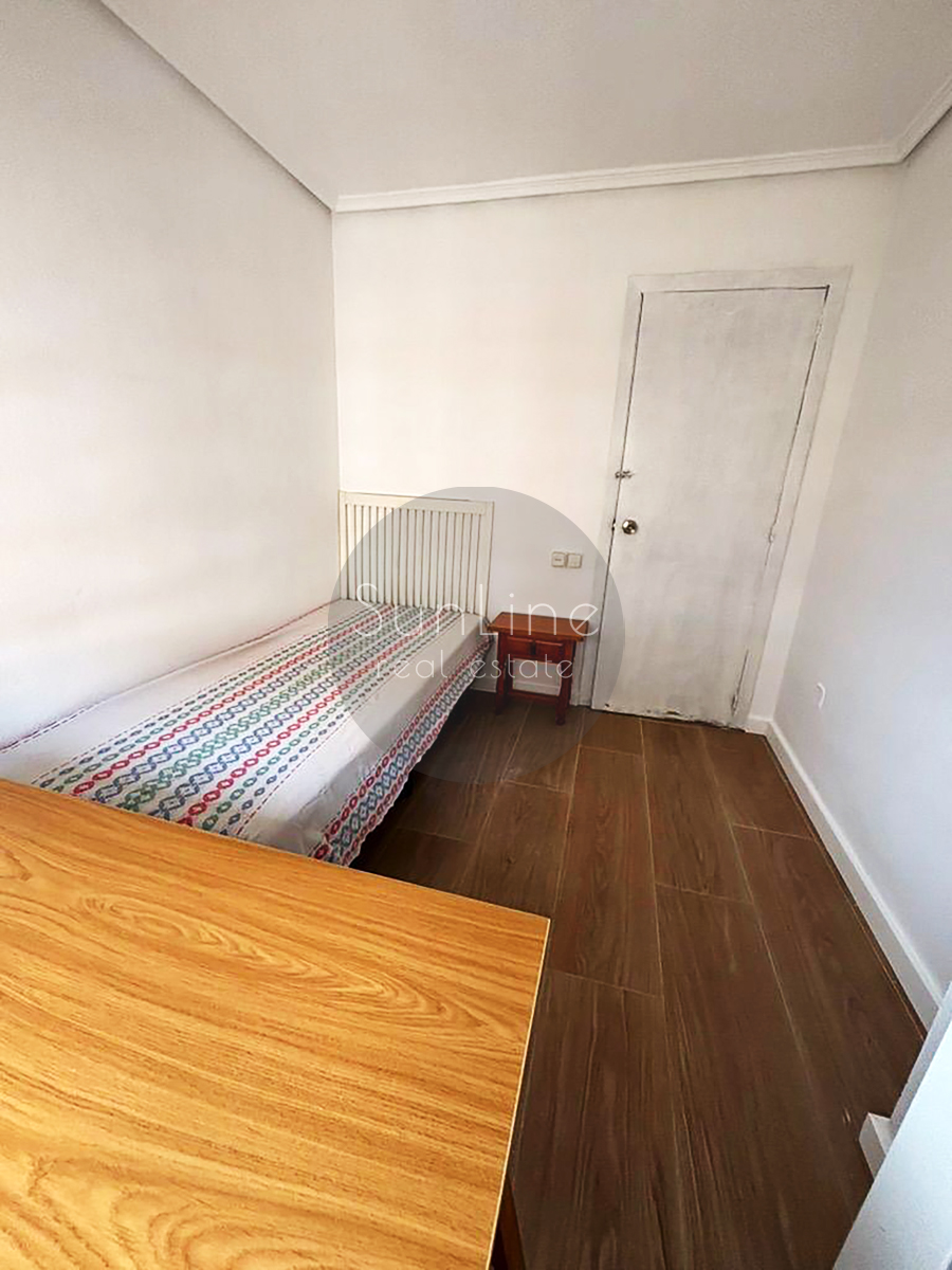 Apartment for rent 120 m² with 4 bedrooms and 2 bathrooms in the university area