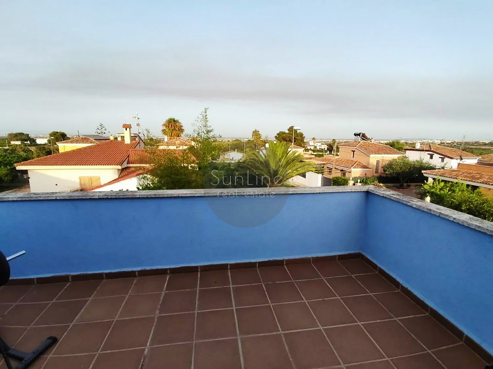 Rent of a 150 m² house with a private plot of 500 m², a pool and a garage in Picassent