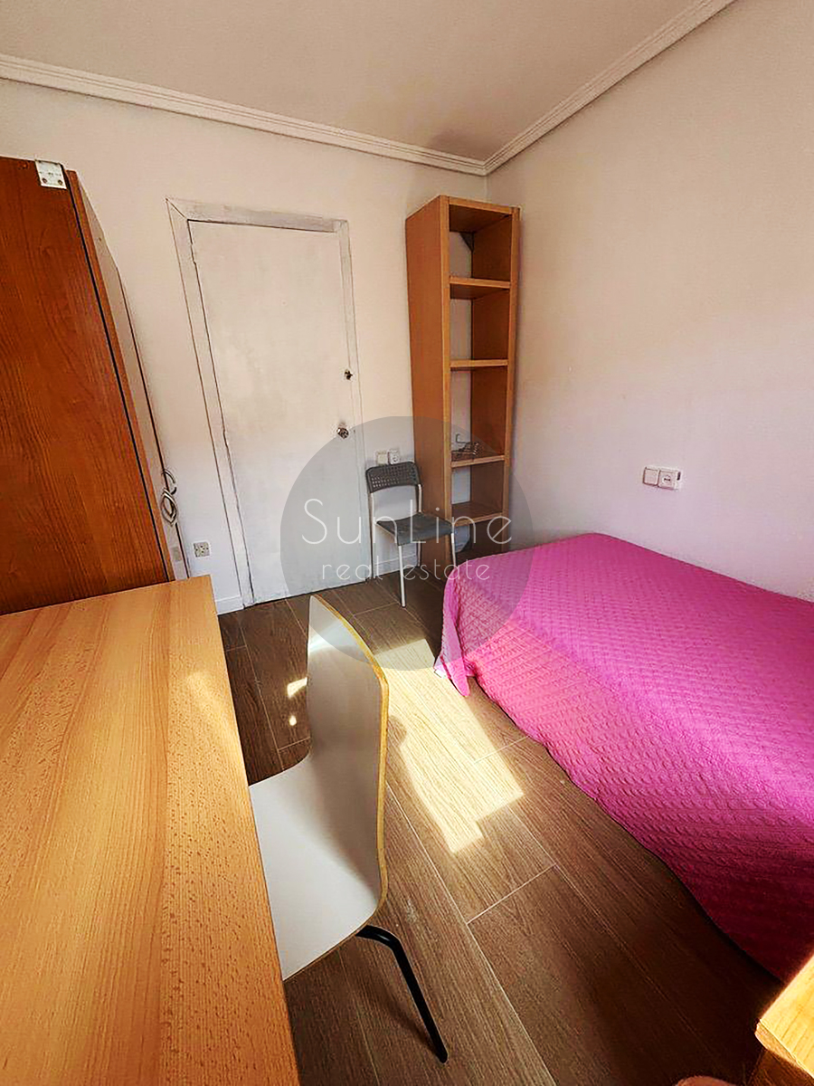 Apartment for rent 120 m² with 4 bedrooms and 2 bathrooms in the university area