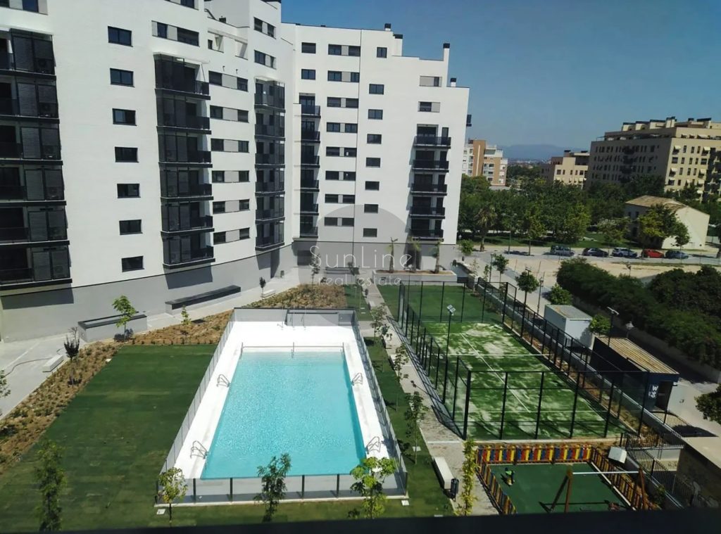Apartment for rent 98 m² with garage, terrace and pool in Nou Benicalap