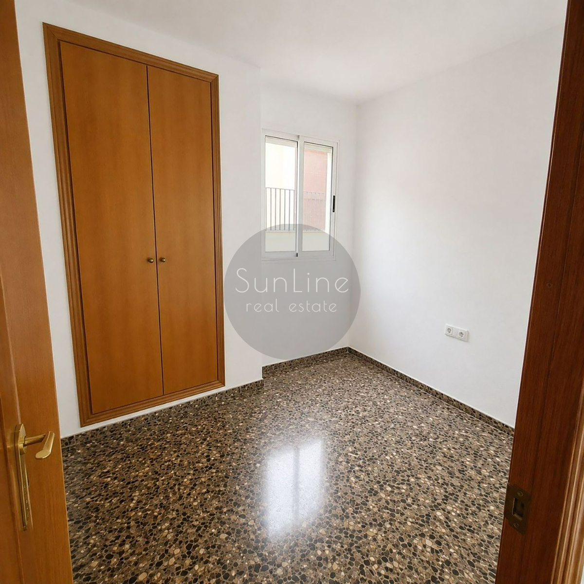 Rent of a spacious 3-bedroom apartment with sea view in El Grau