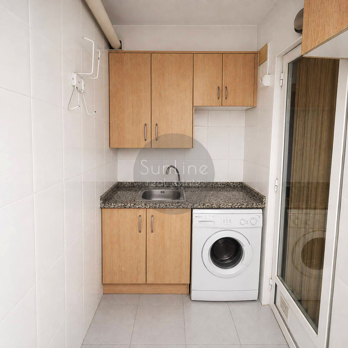 Rent of a spacious 3-bedroom apartment with sea view in El Grau