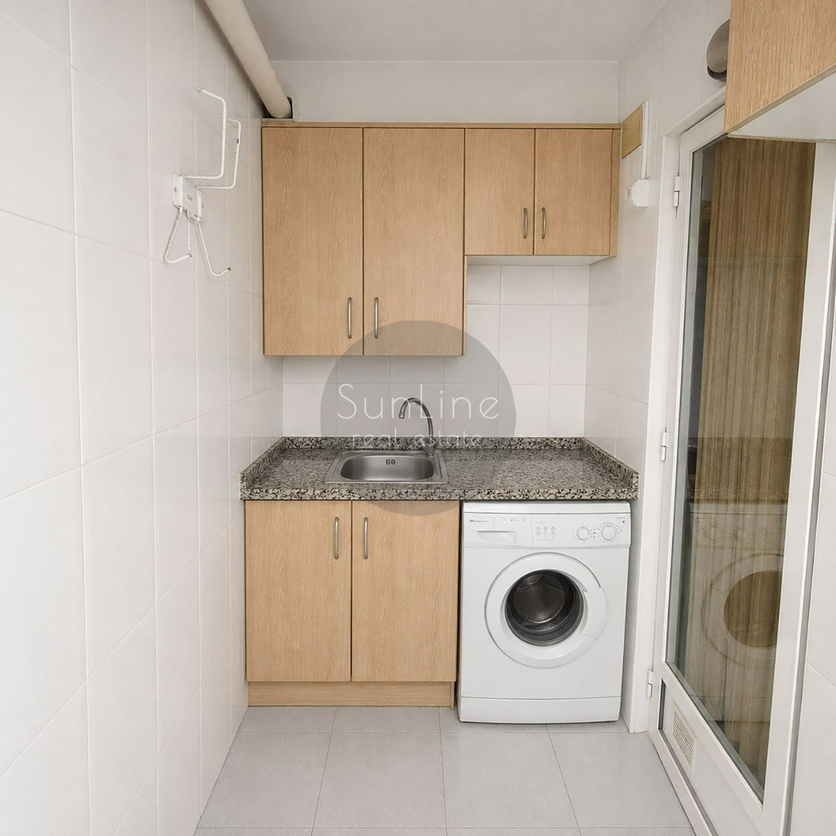 Rent of a spacious 3-bedroom apartment with sea view in El Grau