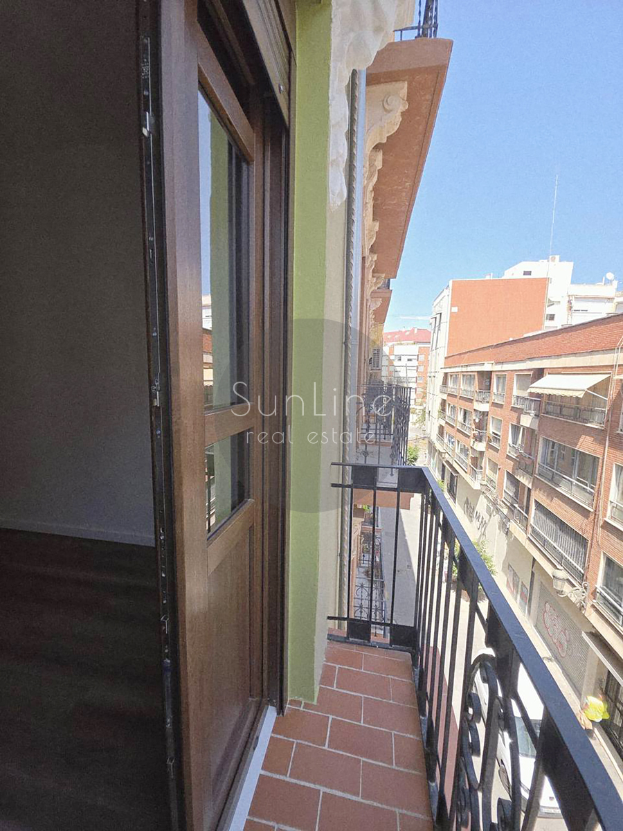 Apartment for sale 67 m² with high ceilings and balconies in Ruzafa