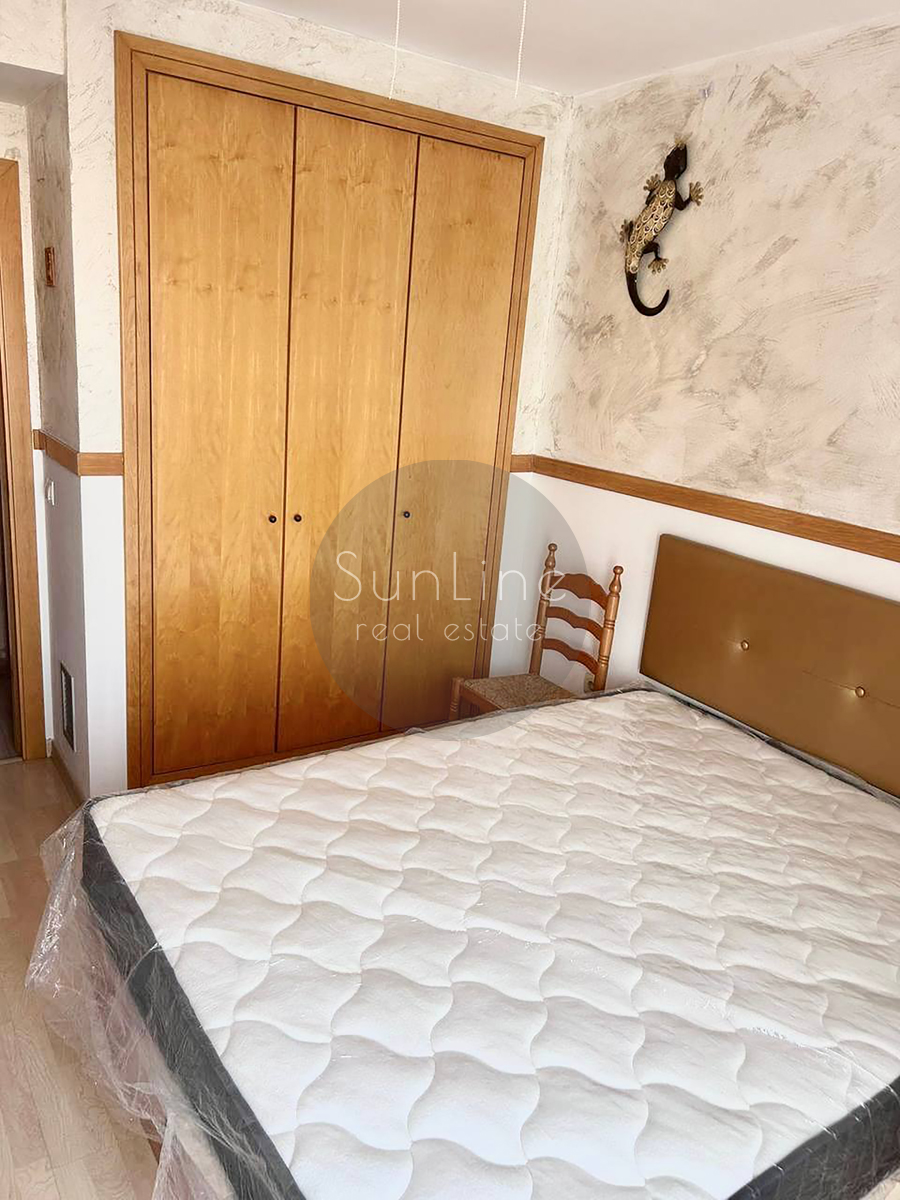 Renting a spacious apartment on the 10th floor with a pool near the City of Arts and Sciences