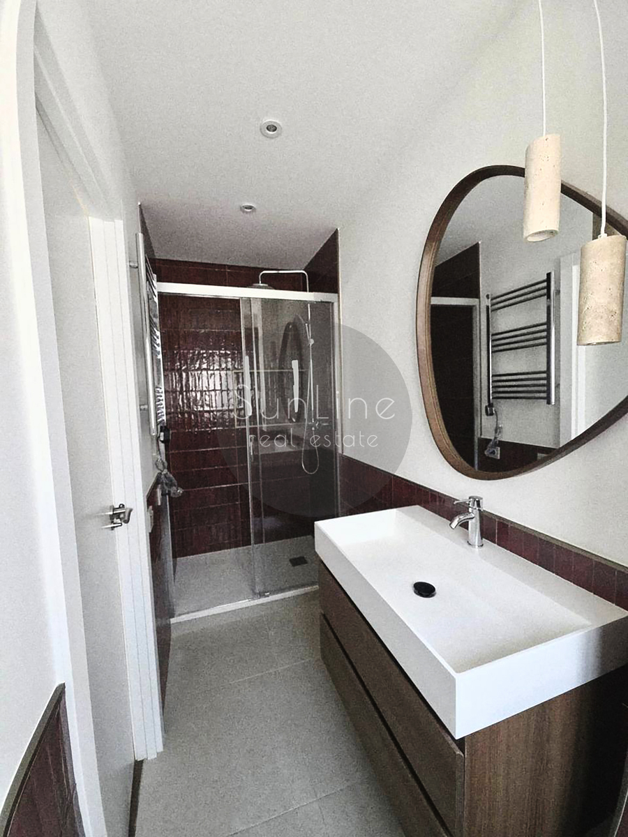 Apartment for sale 67 m² with high ceilings and balconies in Ruzafa