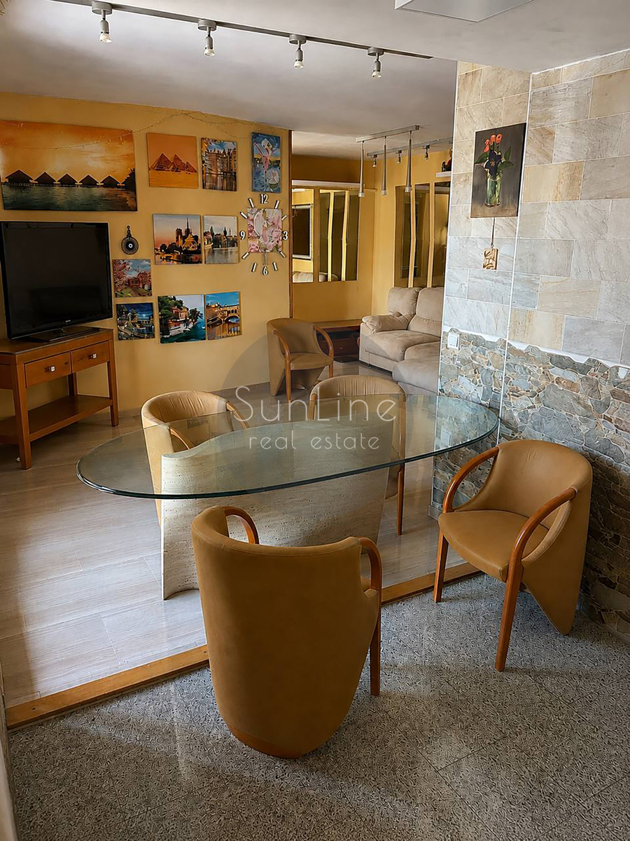 Renting a spacious apartment on the 10th floor with a pool near the City of Arts and Sciences