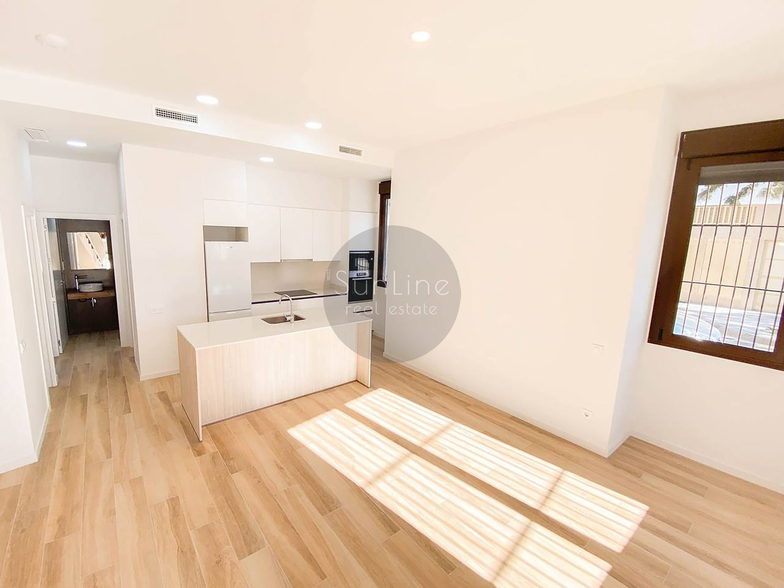 Rent of a new 2024 house with 4 bedrooms and garage in Fonteta de San Luis