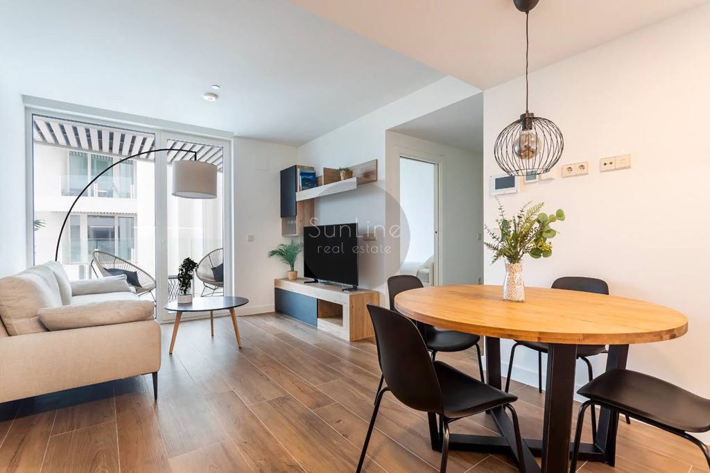 Renting an 100 m² apartment with terrace, pool and parking in IKON