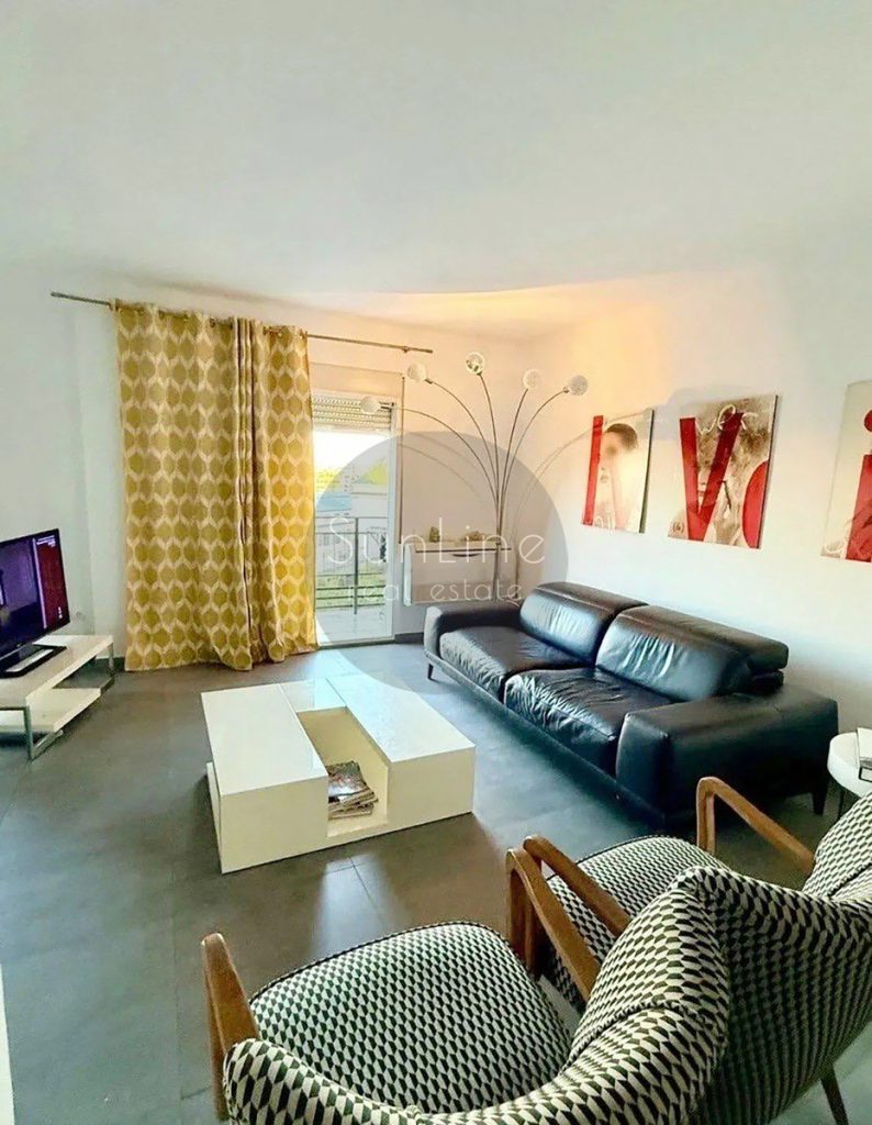 Rent of an 85 m² apartment with 2 bedrooms, a study, and a balcony in Arrancapins