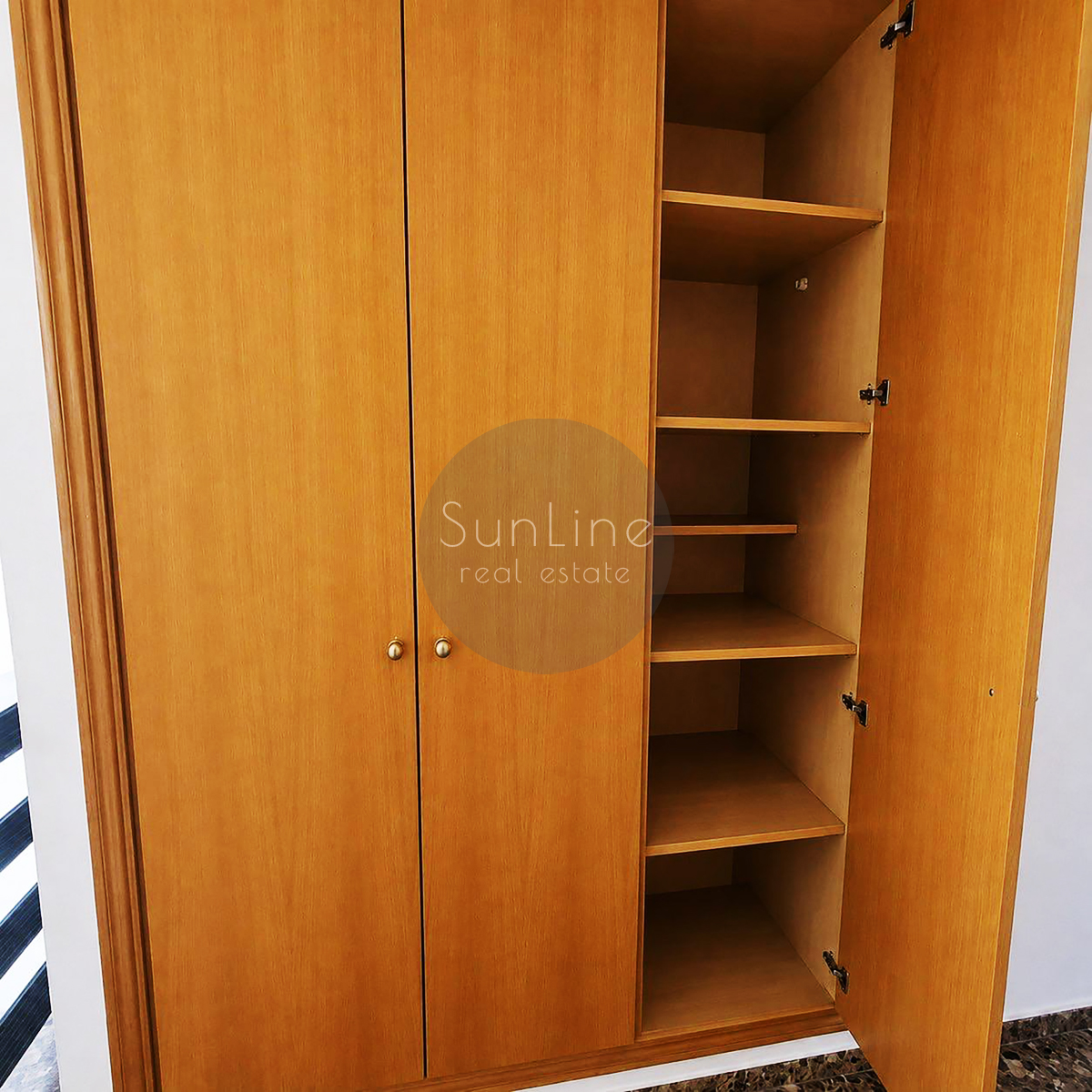 Rent of a spacious 3-bedroom apartment with sea view in El Grau
