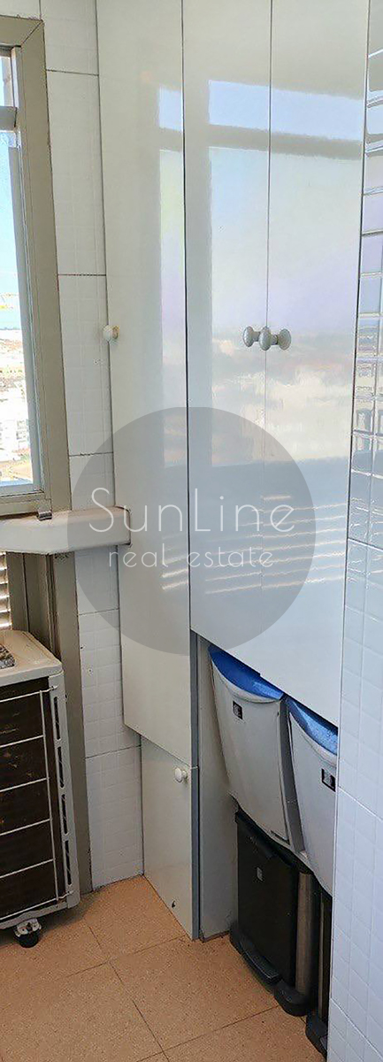 Arriendo de apartamento con 2 dormitorios, garaje y gran terraza en Benicalap