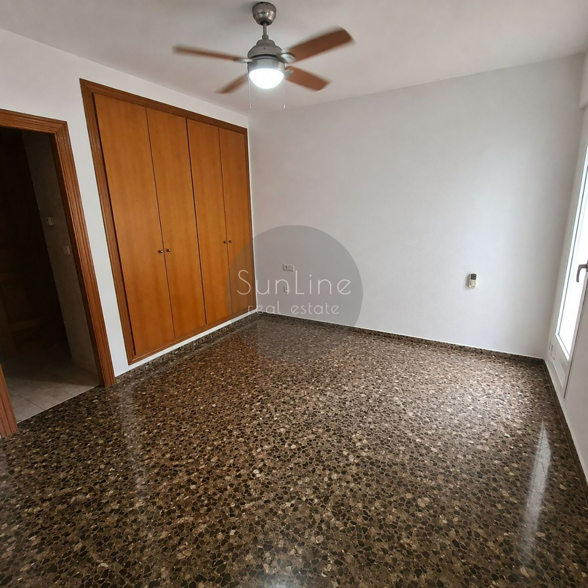 Rent of a spacious 3-bedroom apartment with sea view in El Grau