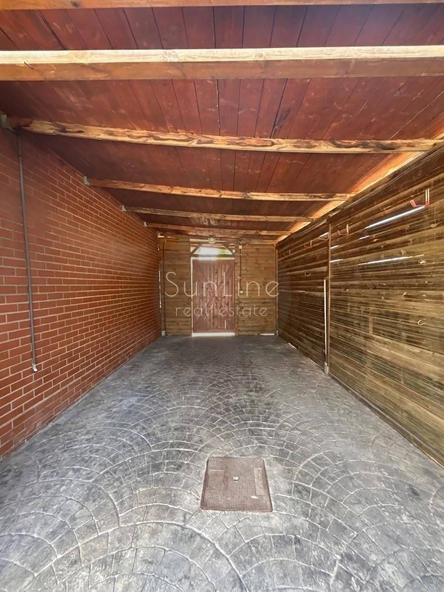 House for sale with a pool, solar panels and a 450 m² plot in Moncada