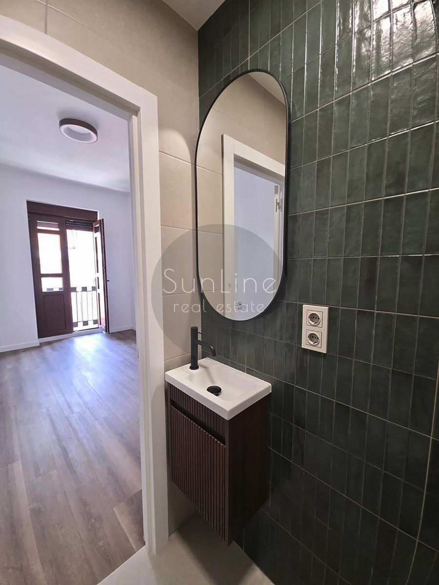 Apartment for sale 67 m² with high ceilings and balconies in Ruzafa
