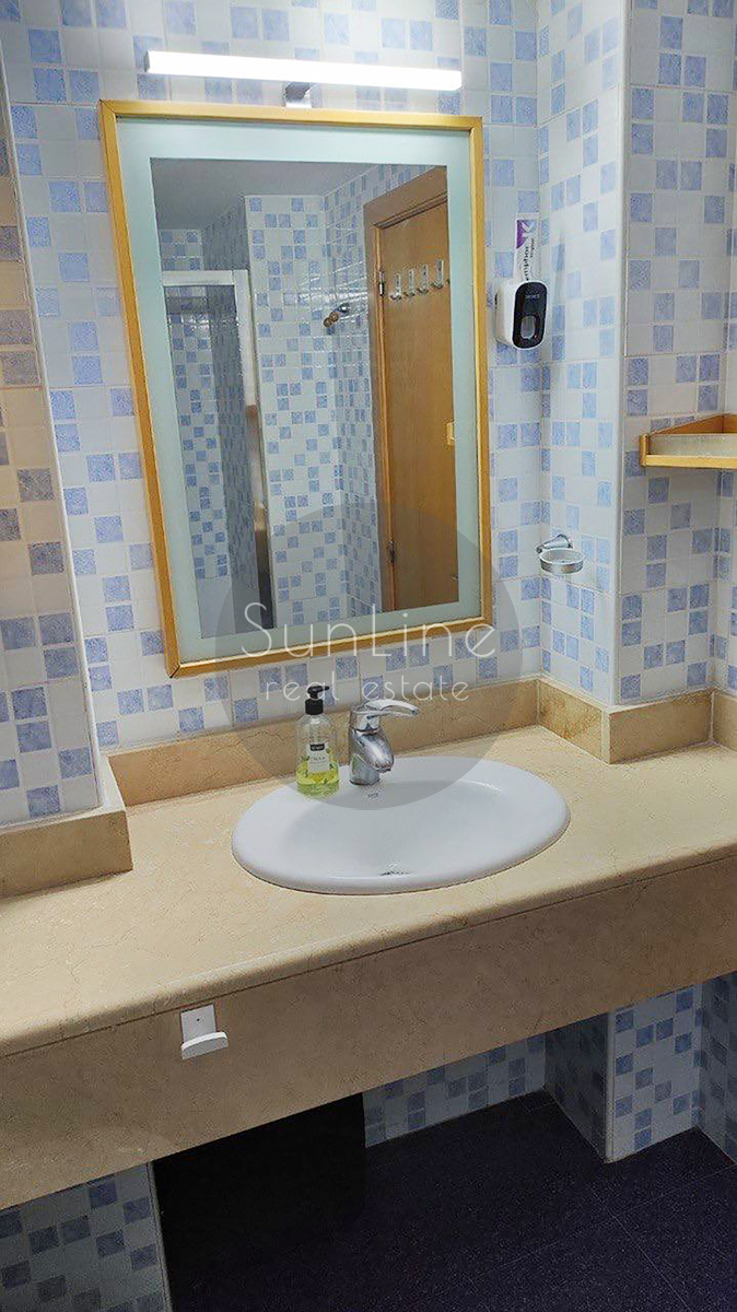 Arriendo de apartamento con 2 dormitorios, garaje y gran terraza en Benicalap