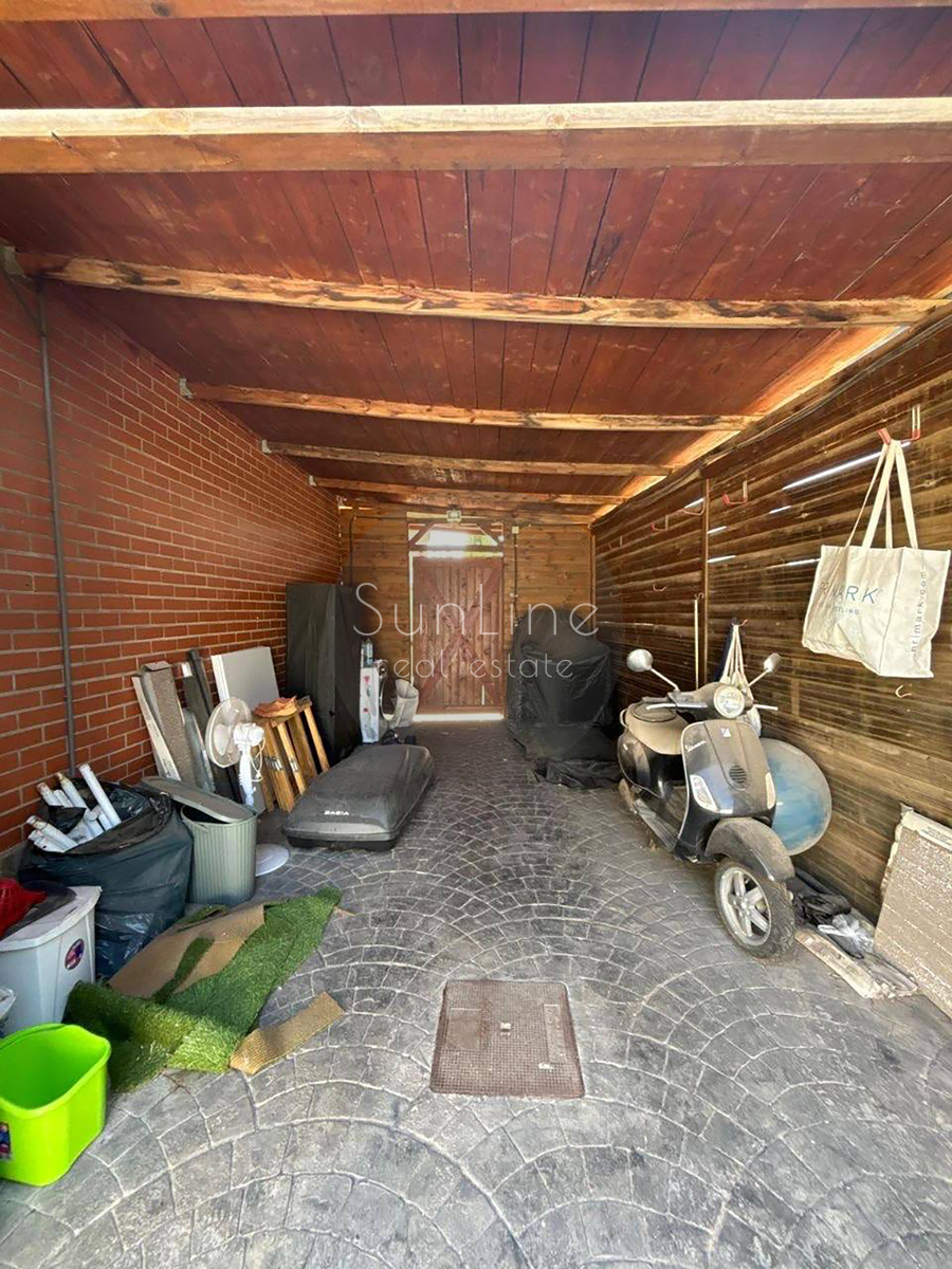 House for sale with a pool, solar panels and a 450 m² plot in Moncada