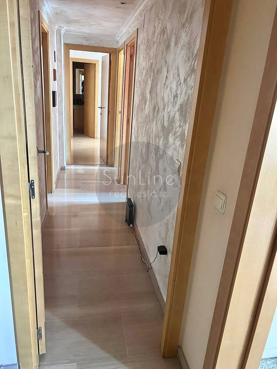 Renting a spacious apartment on the 10th floor with a pool near the City of Arts and Sciences