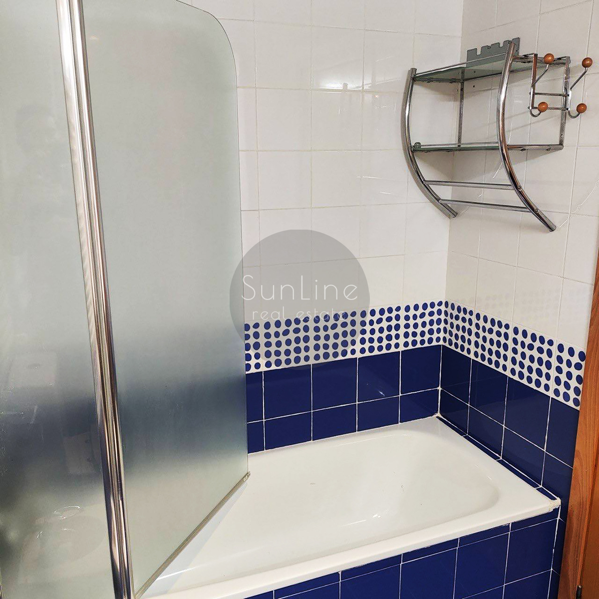 Arriendo de apartamento con 2 dormitorios, garaje y gran terraza en Benicalap