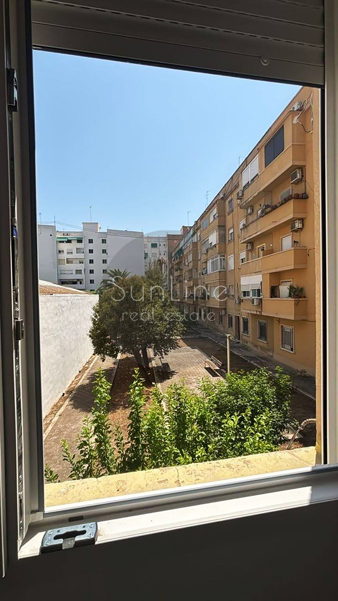 Rent of a furnished 4-bedroom apartment with 2 bathrooms in Aiora