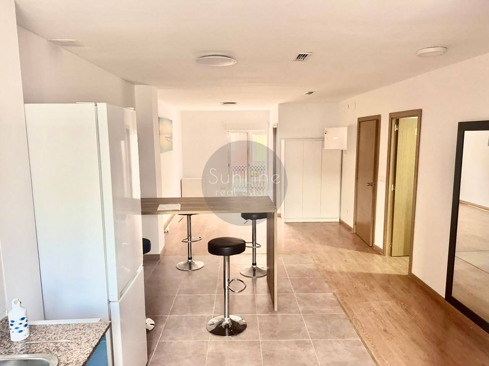 Apartment with 3 bedrooms, balcony, and new kitchen in La Roqueta