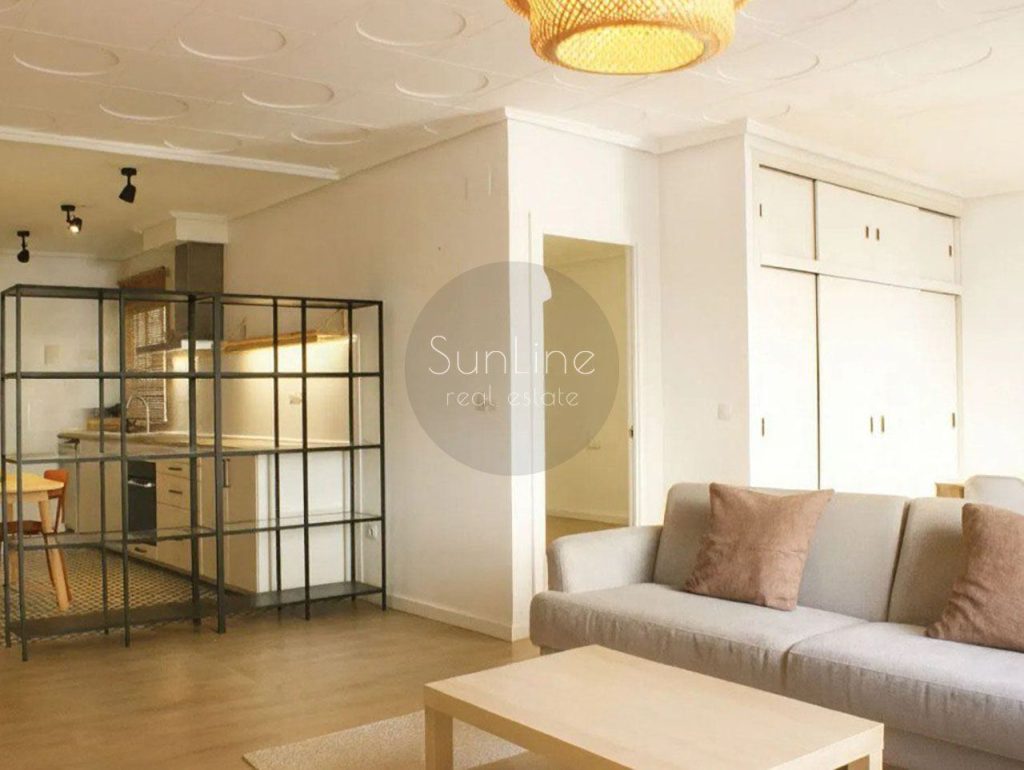 Rent of an apartment with 2 bedrooms, a balcony and fresh renovation in La Petxina