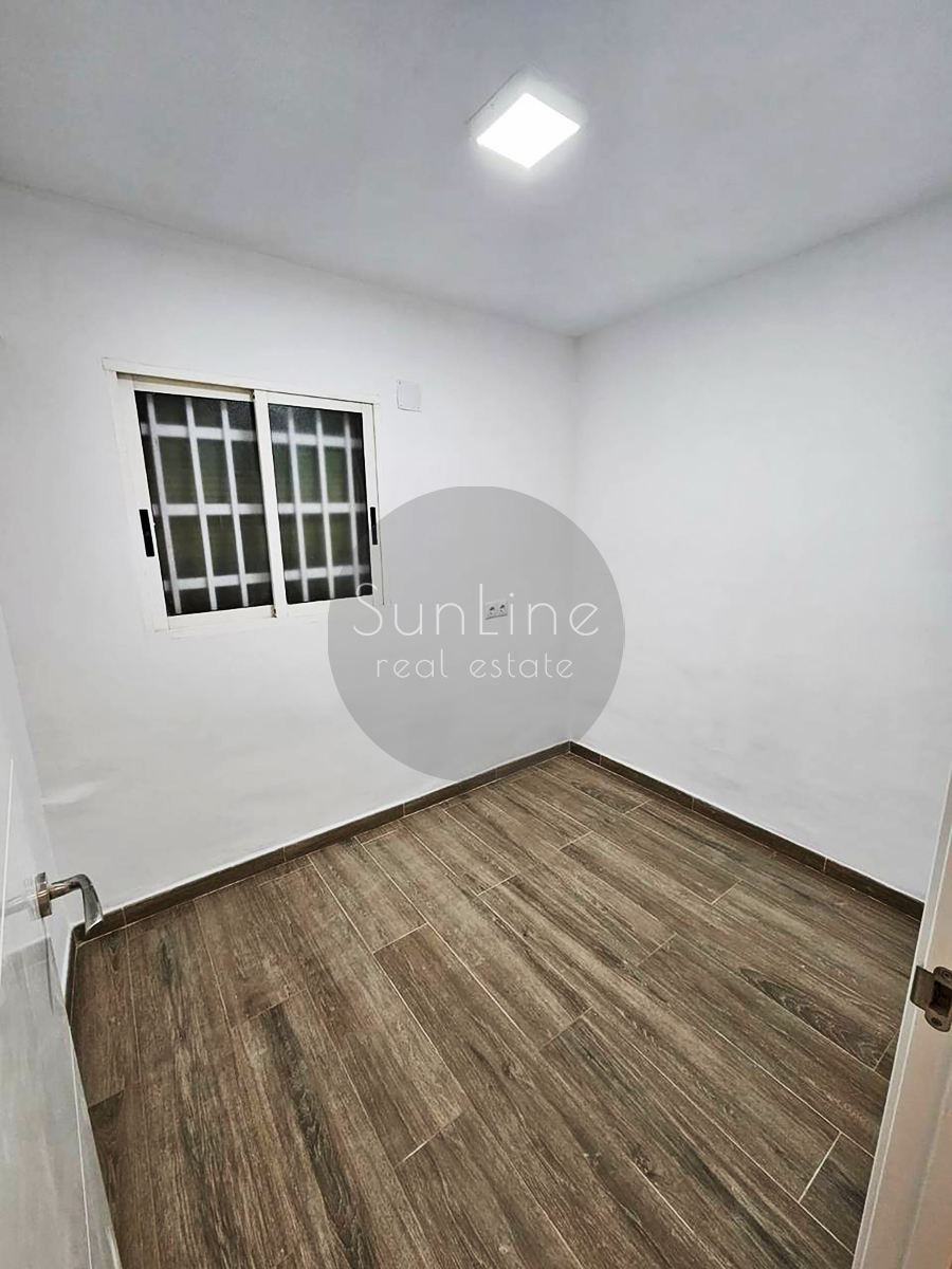 Venta de apartamento con 3 dormitorios tras completa renovación en Torrefiel